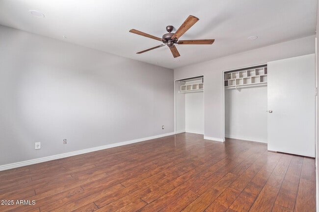 Building Photo - 1640 E La Jolla Dr