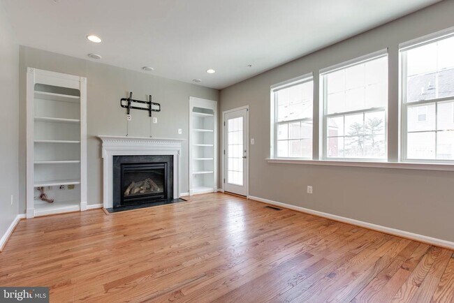 Building Photo - 1038 Ironwood Ln