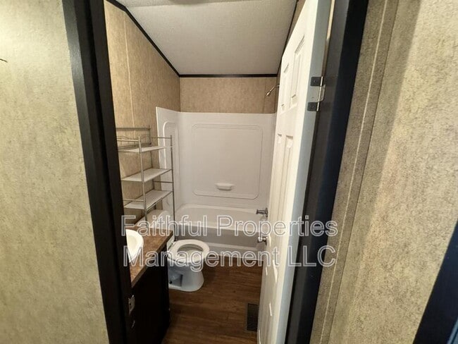 Building Photo - 10523 Shadow Wood Cir