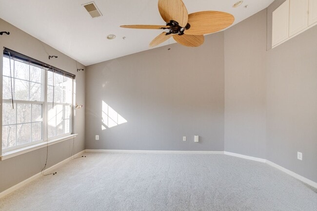 Building Photo - 1730 Bluffs Island Ct