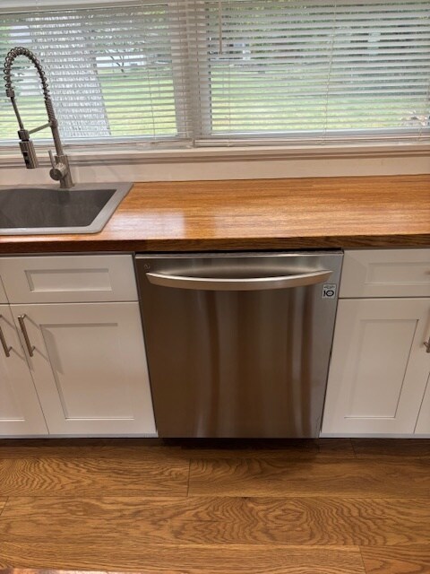 dishwasher - 9800 Chambers Ct