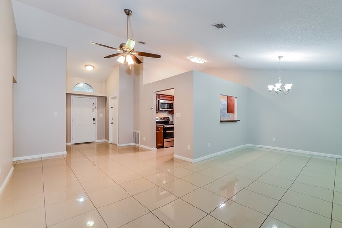 Building Photo - 2645 Talladega Dr