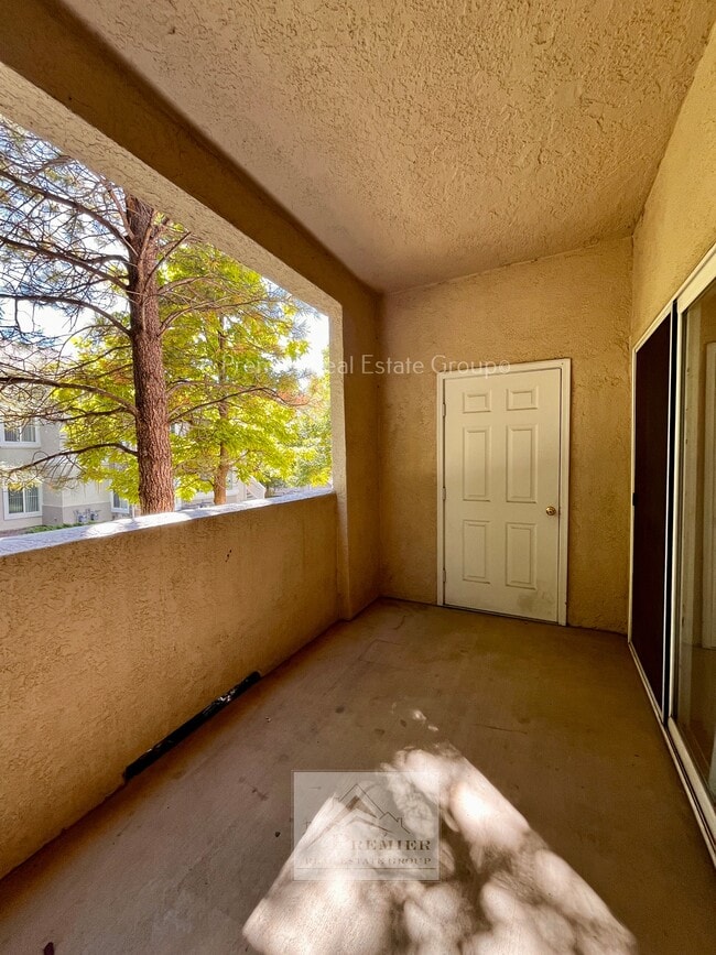 Building Photo - 3645 Strawberry Field Grove