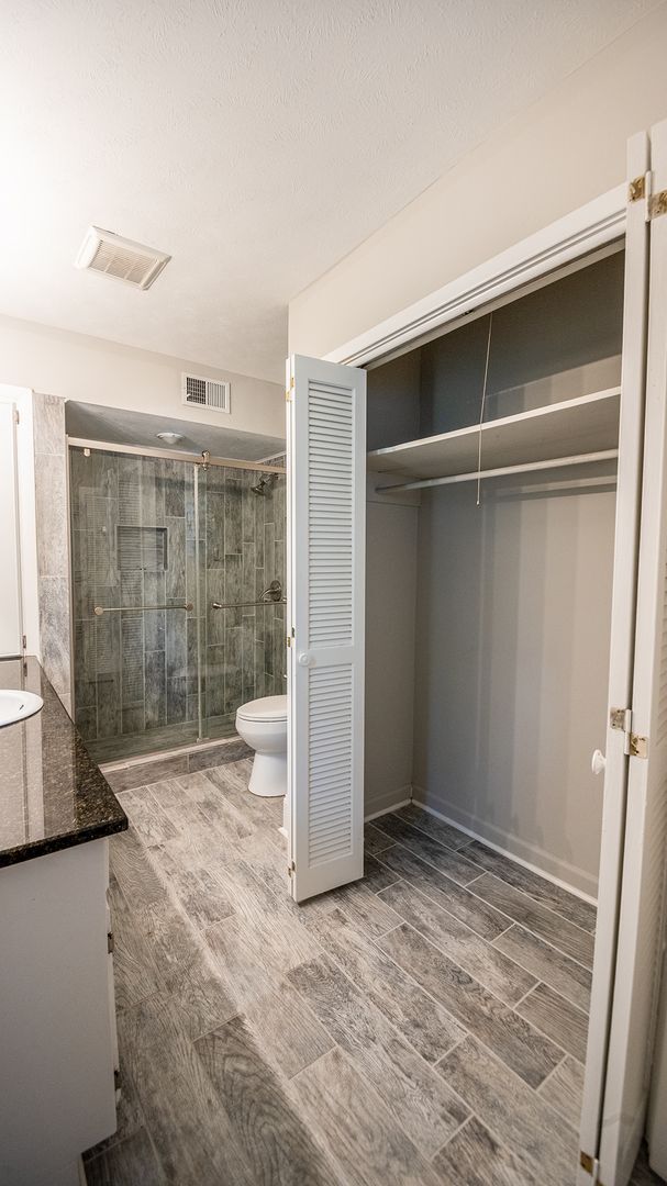 Building Photo - Beautiful home available today!