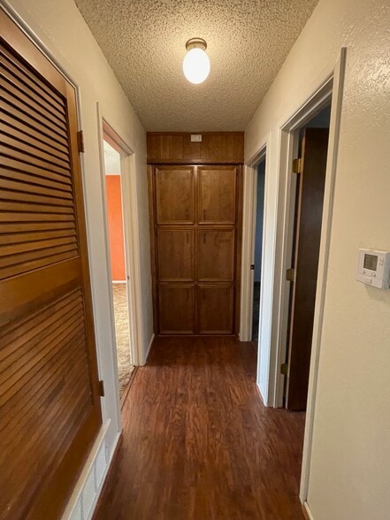 Hallway - 400 N Tackitt St