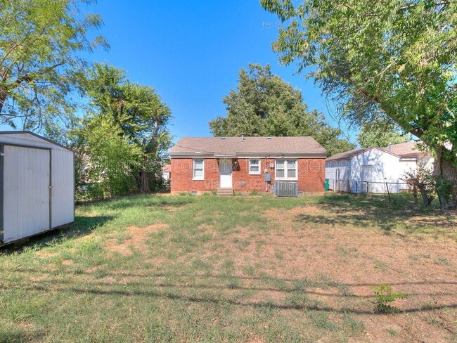 Building Photo - 3916 NW 24th St