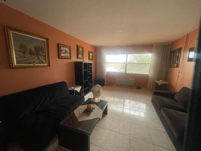 Building Photo - 4299 NW 16th St