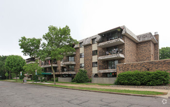 Building Photo - Gold Crest Apartments