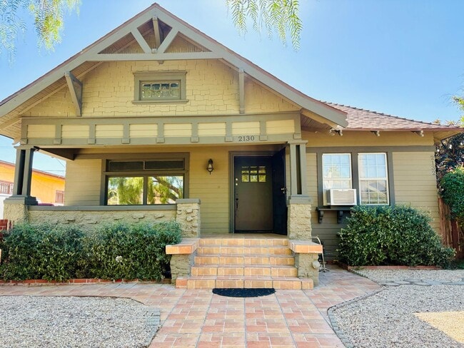 Building Photo - 2130 W 29th Pl