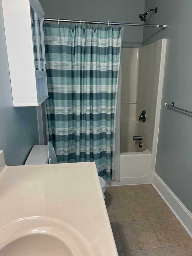 Building Photo - Carolina Beach - One Bedroom Studio/Room -...