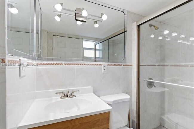 Building Photo - 1249 Biscaya Dr