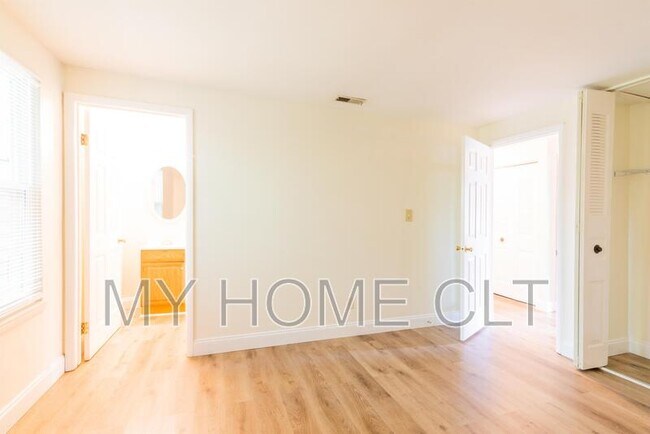 Building Photo - 7821 Cloughy Cir