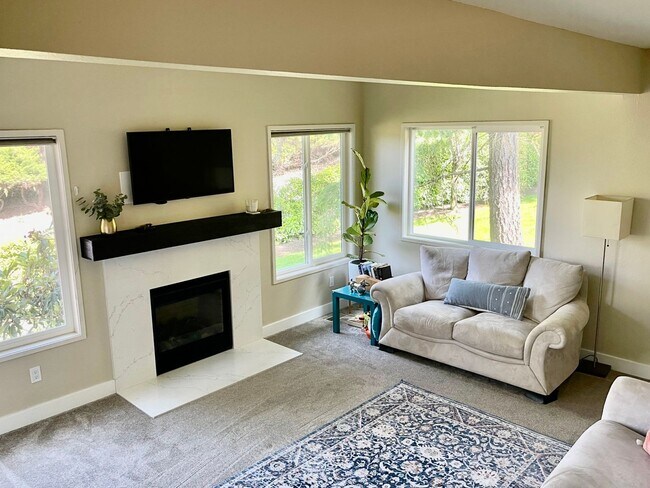 Building Photo - Beautifully Updated Mt. Park Condo Located...