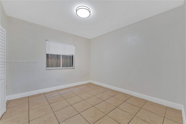 Building Photo - 2185 NW 16th Terrace