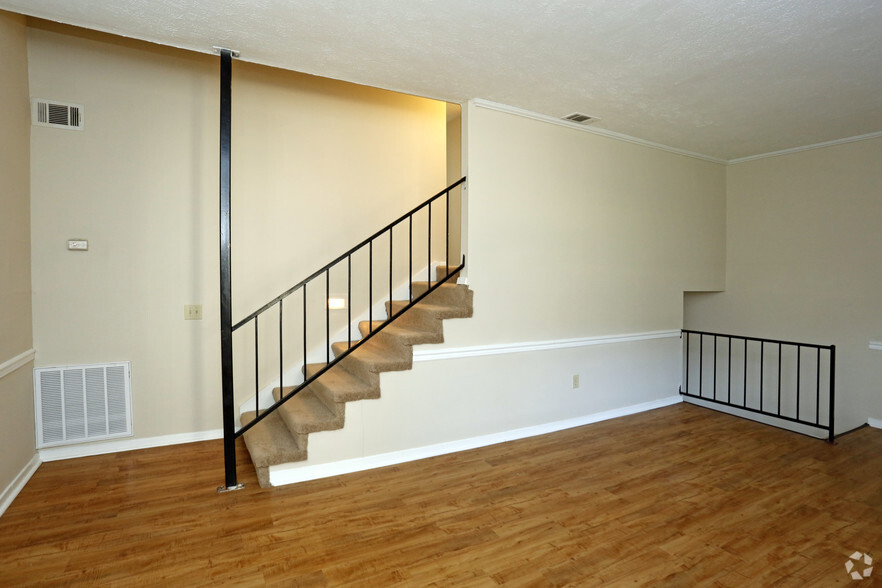 Interior Photo - Fondren Hill