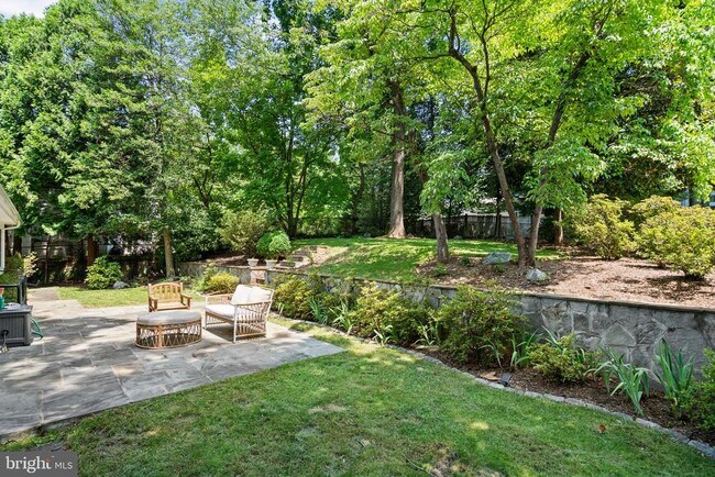 Building Photo - 5201 Brookeway Dr
