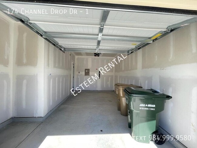 Building Photo - 174 Channel Drop Dr