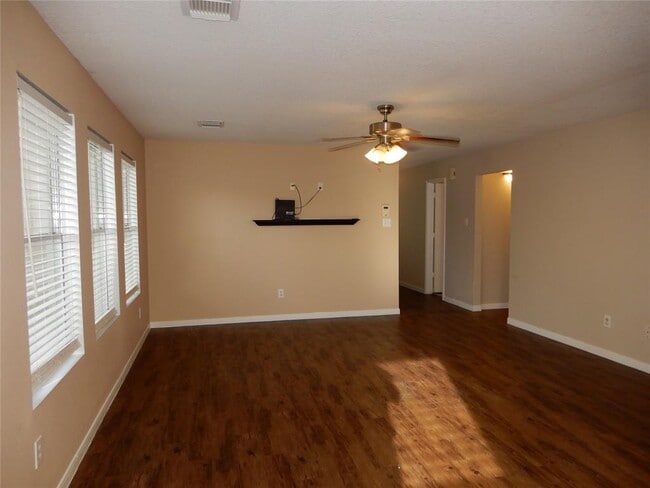 Building Photo - 941 Leadenhall Cir