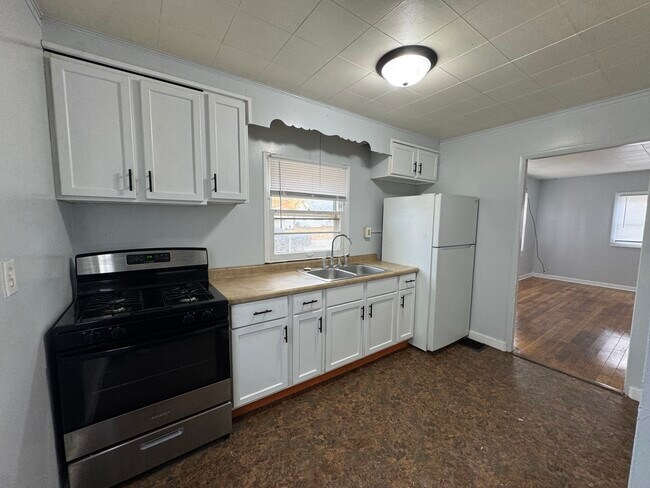 Building Photo - 2109 S Taylor St