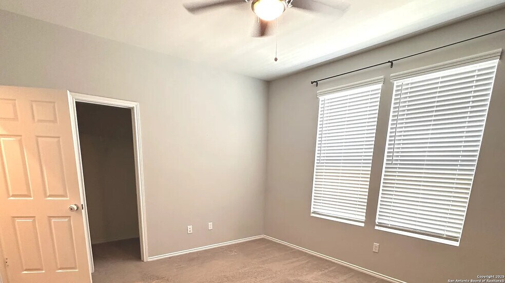 Building Photo - Room in House on Sweetgrass