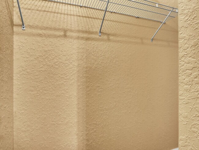 Building Photo - 2226 Oakmont Dr