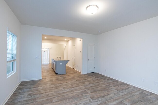 Building Photo - BEAUTIFUL 2 Bedroom Townhome in MIDLAND - AVAILABLE NOW