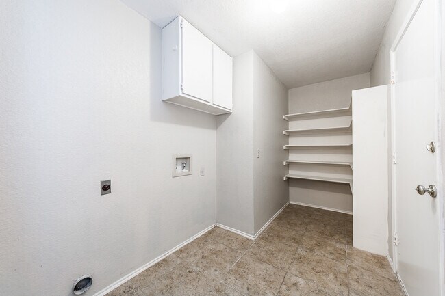 Building Photo - 3724 Chaddybrook Ln