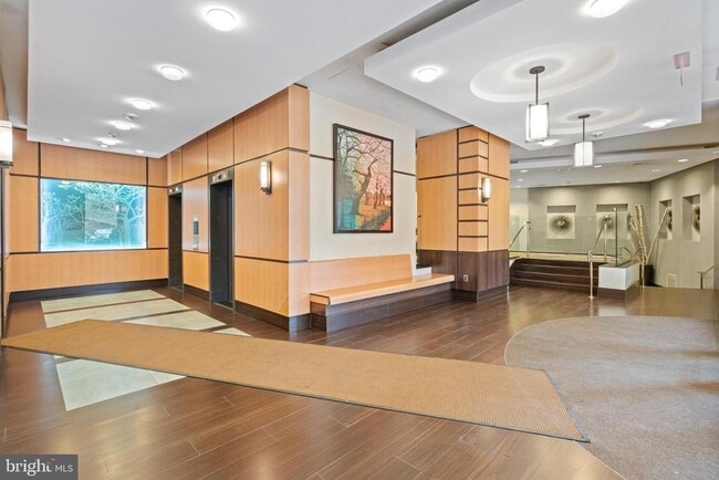 Building Photo - 307 Yoakum Pkwy