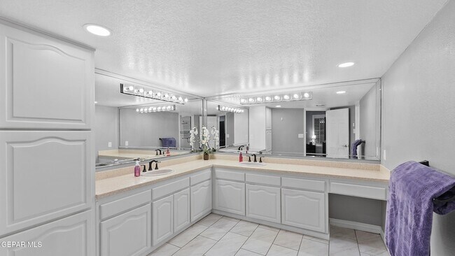 Building Photo - 871 Via Alegre Ln