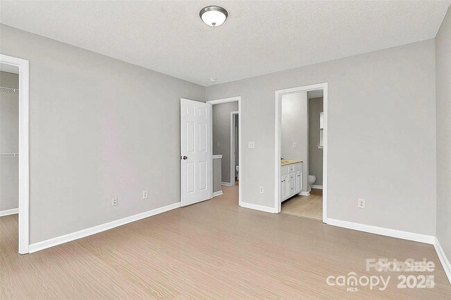 Building Photo - 3737 Kadey Dr