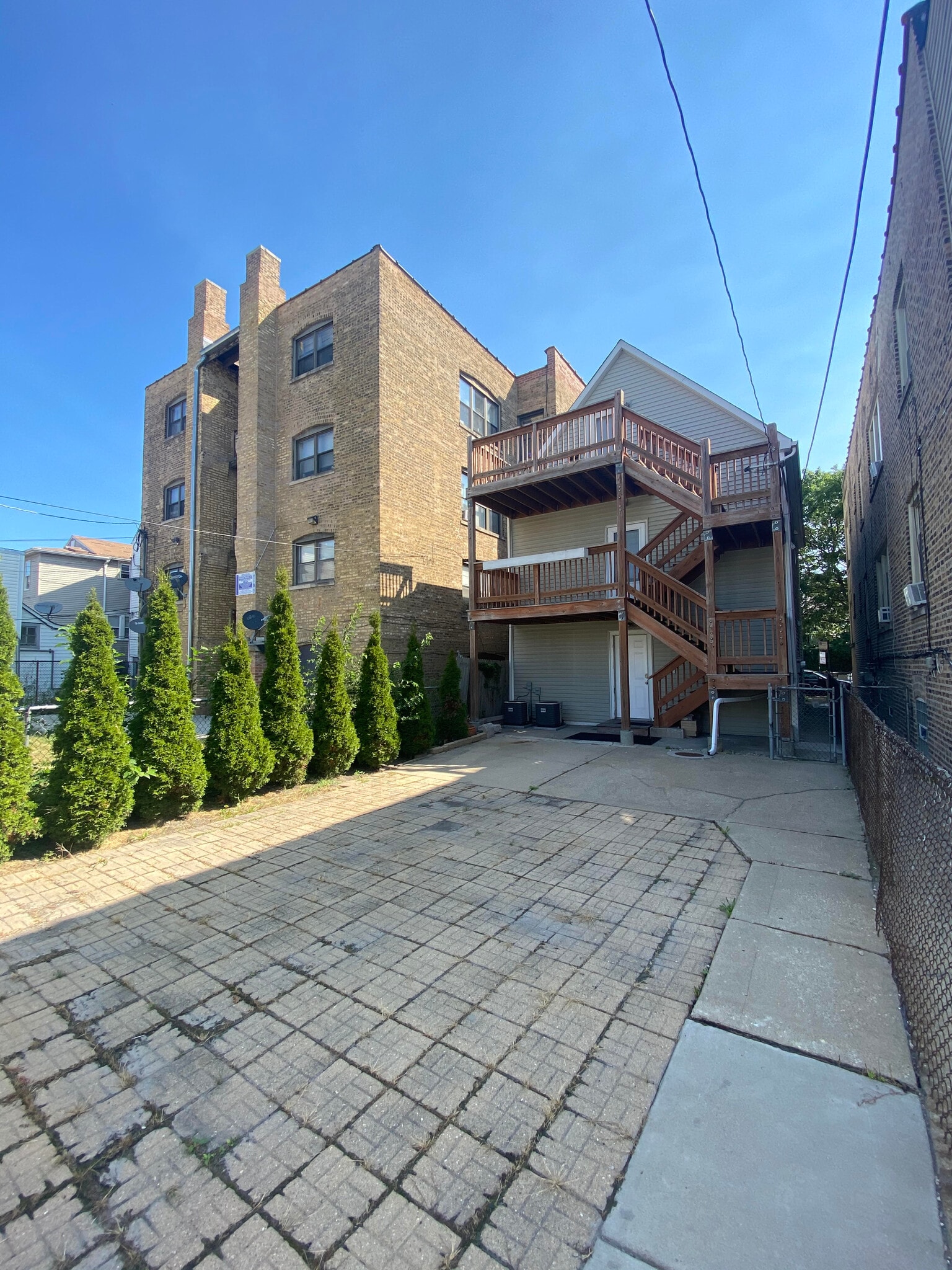 Building Photo - 4224 N Kimball Ave
