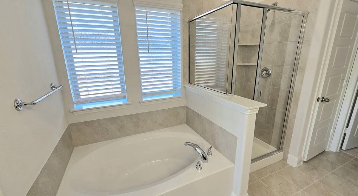 Building Photo - 3029 Hollybrook Ln