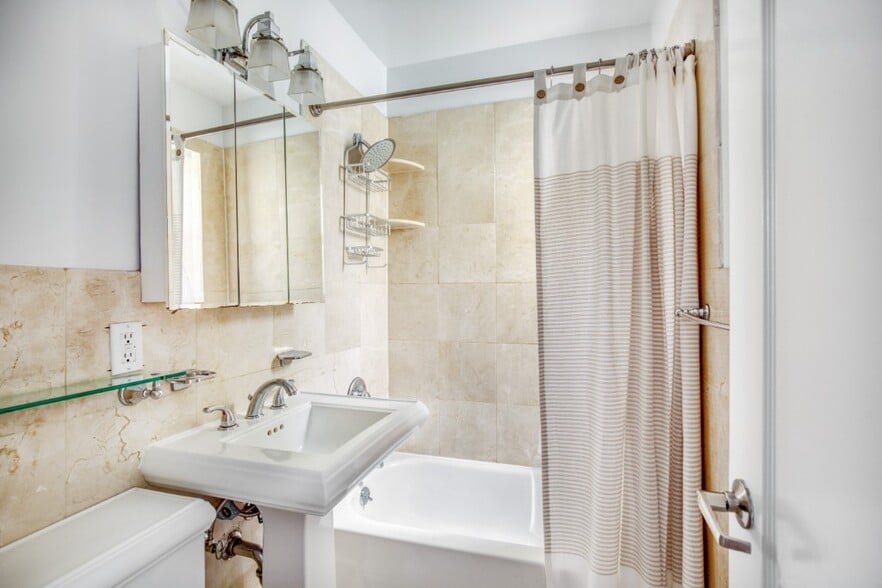 Building Photo - 218 Avenue A