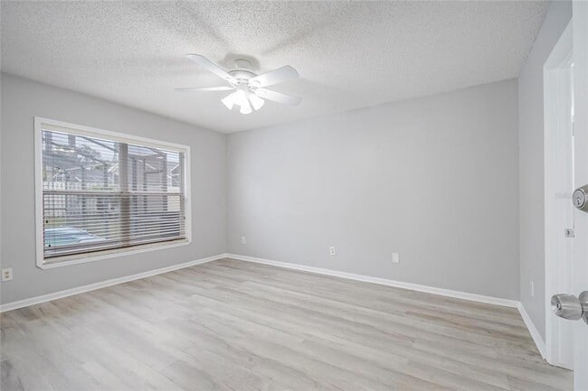 Building Photo - 2705 Stone Oak Dr