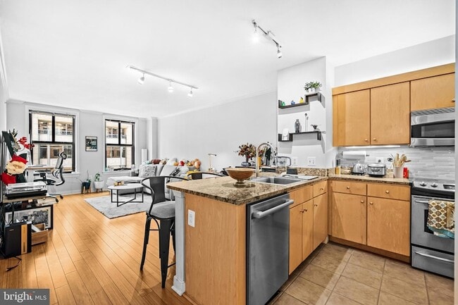 Building Photo - 631 D St NW