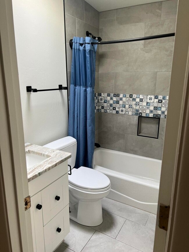 Building Photo - 13420 Reo Rd NE