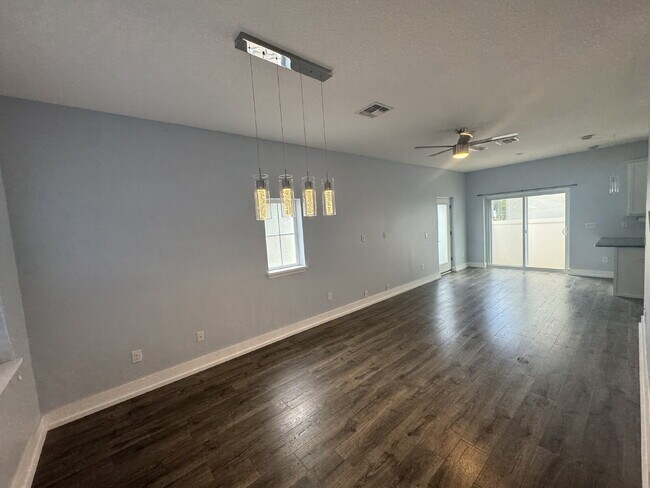 Building Photo - 3701 W Carmen St