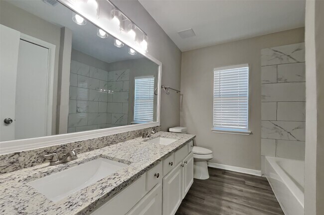 Building Photo - 19123 Oakway Dr