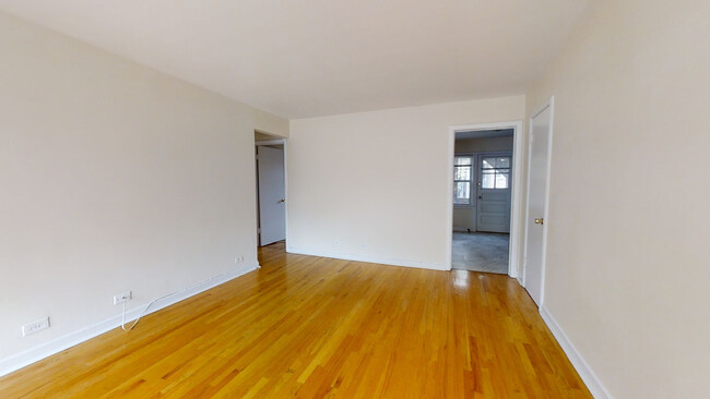 Building Photo - Rarely Available, Top Floor, Spacious 2 Be...