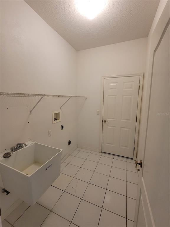 Building Photo - 165 Frontier Dr