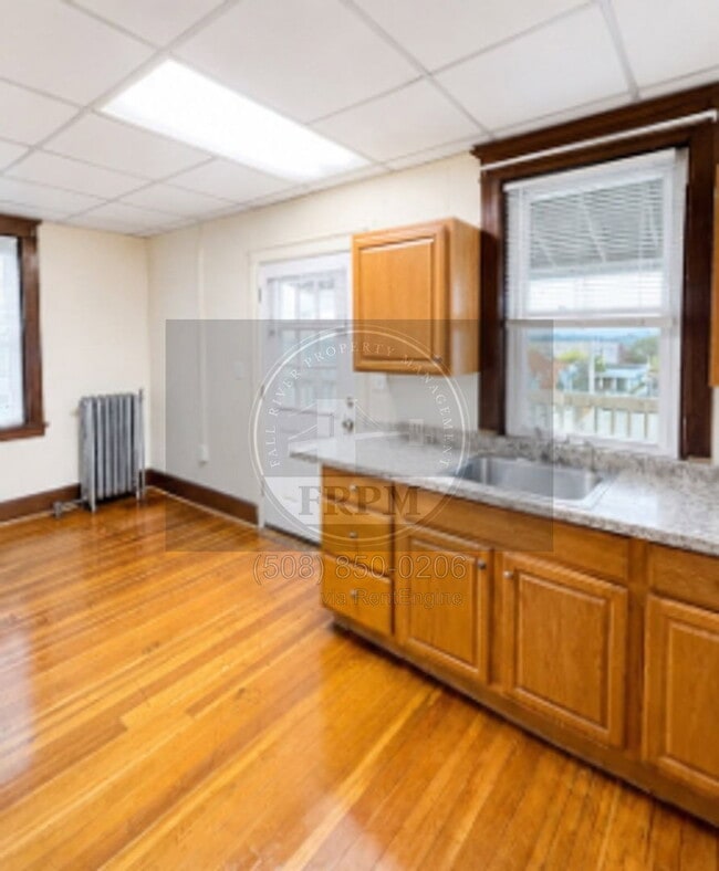 Building Photo - 244 Osborn St