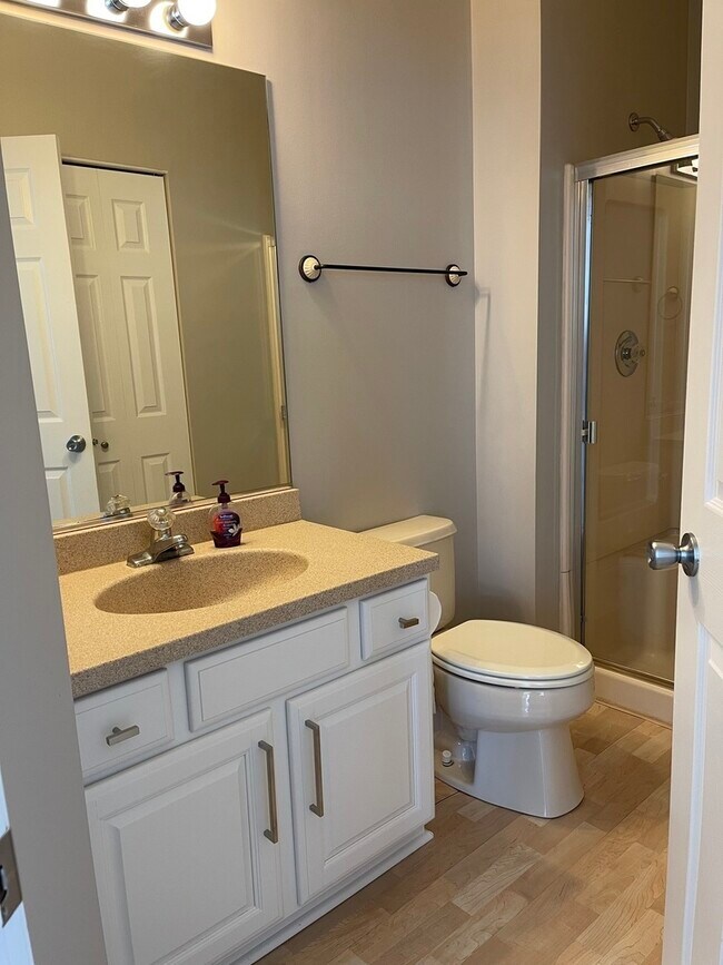 Building Photo - 452 Amherst St