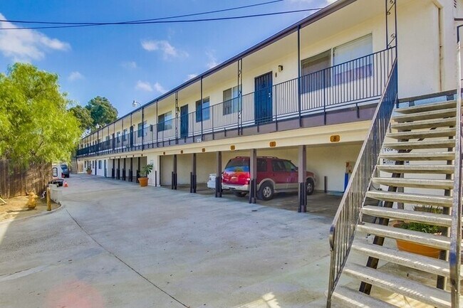 Building Photo - SPACIOUS/AFFORDABLE 3BR/2BA Apartment
