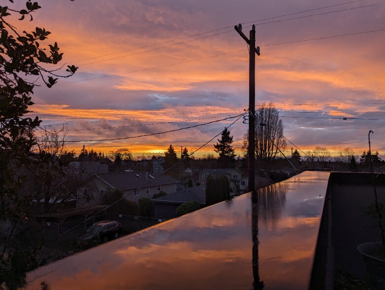 Building Photo - 9429B 18th Ave SW