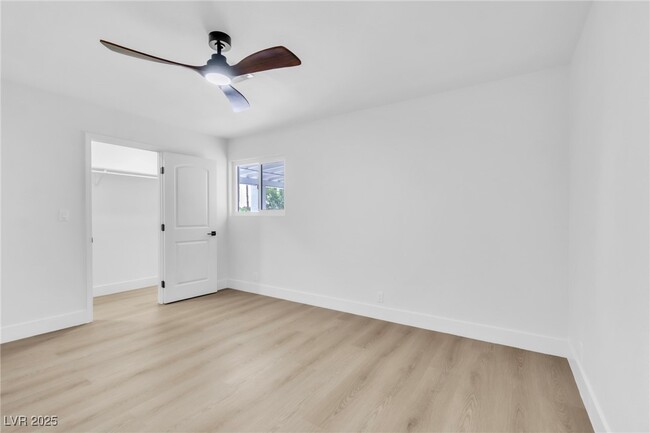 Building Photo - 3485 Shamrock Ave