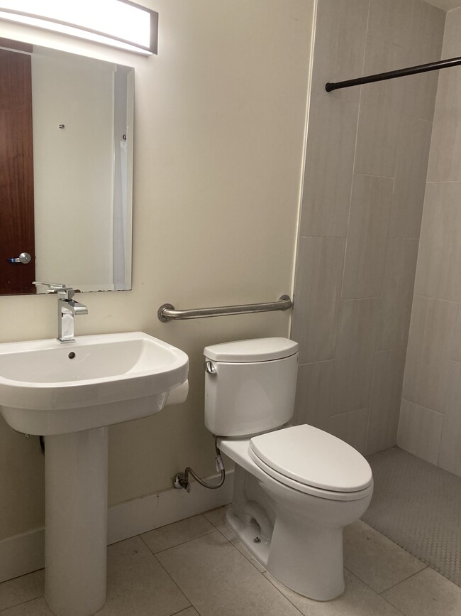 Bathroom - 611 Gayley Ave