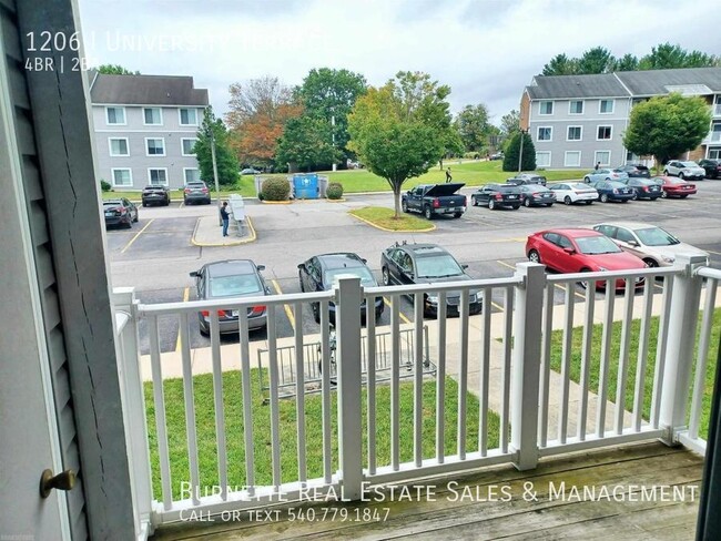 Building Photo - Great location near Virginia Tech