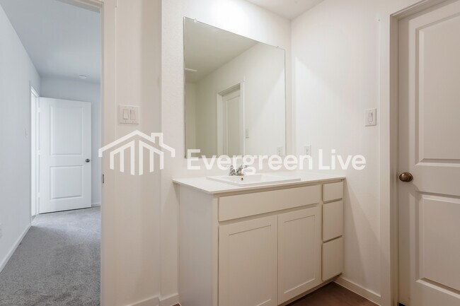 Building Photo - 10504 Desert Hawk Cir