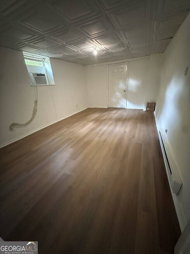 Building Photo - 480 Evergreen Dr