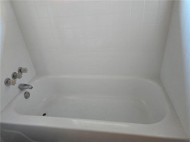 Building Photo - 2102 Euclid St